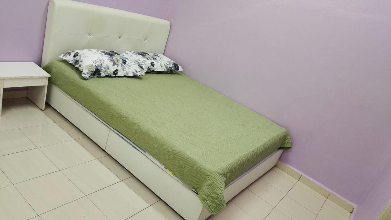 Muslim Dinaim Homestay Tanjong Malim Exterior foto