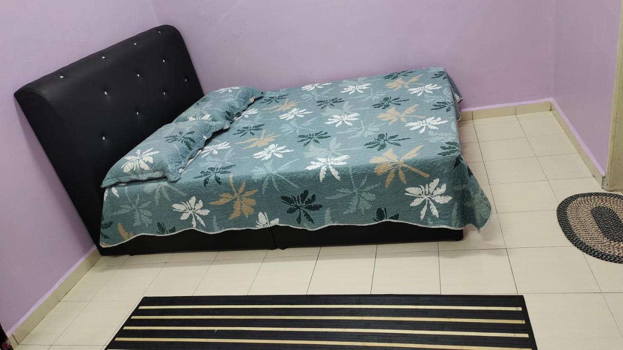 Muslim Dinaim Homestay Tanjong Malim Exterior foto