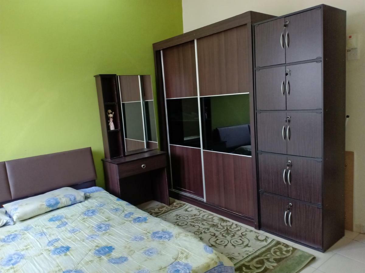 Muslim Dinaim Homestay Tanjong Malim Exterior foto