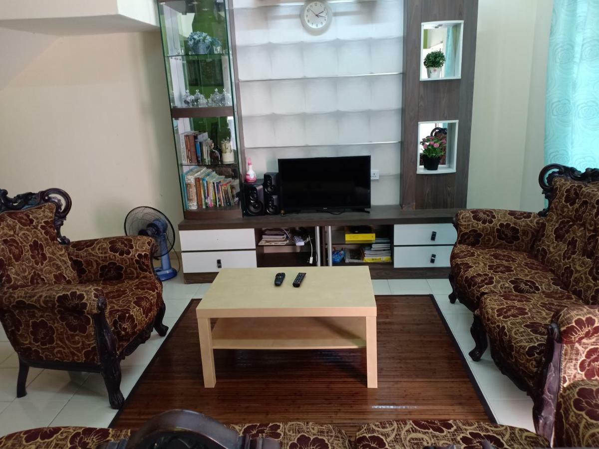 Muslim Dinaim Homestay Tanjong Malim Exterior foto